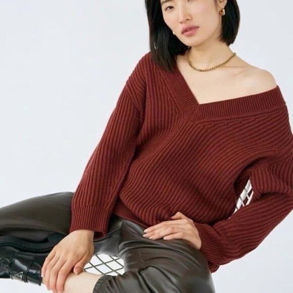 aritzia babaton roger oversized rubber knit merino wool sweater womens size M
